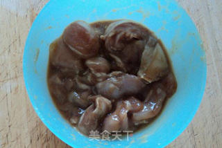 姜蒜炒滑鸡冬菇的做法步骤：2