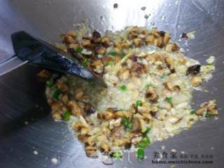 简单又一餐@@冬菇焖鱼的做法步骤：4