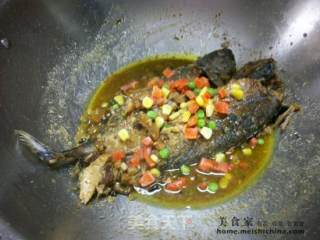 简单又一餐@@冬菇焖鱼的做法步骤：4