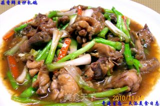 【秋冬绿盾】---《蒜香鲜贝炒乳鸽》的做法步骤：7