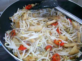 梅香炒豆芽的做法步骤：3