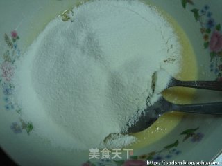 花生曲奇--用花生油做的曲奇的做法步骤：2