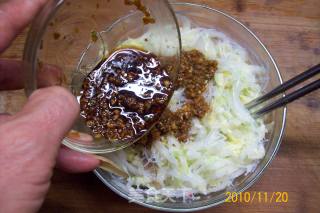【秋冬绿盾】---《蒜香白菜拌粉丝》的做法步骤：7