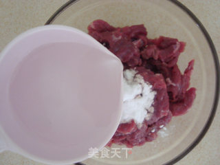 鲜嫩滑口的荷兰豆炒牛肉的做法步骤：3