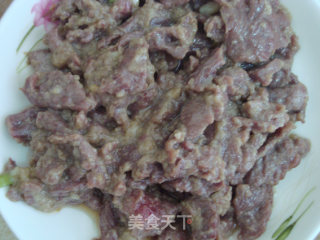 鲜嫩滑口的荷兰豆炒牛肉的做法步骤：3