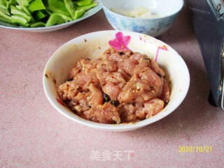 青椒肉片的做法步骤：2