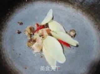鱼鳔焖白菜的做法步骤：4