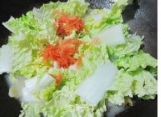 鱼鳔焖白菜的做法步骤：4