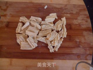 豆腐蘑菇一锅烩的做法步骤：2