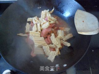 豆腐蘑菇一锅烩的做法步骤：2