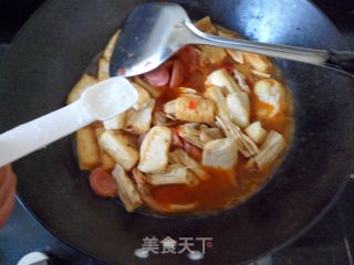 豆腐蘑菇一锅烩的做法步骤：2