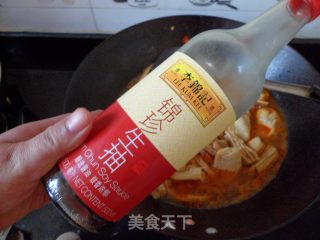 豆腐蘑菇一锅烩的做法步骤：2