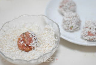 珍珠圆子——晶莹剔透一点红的做法步骤：3