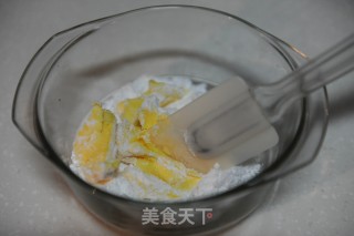 蔓越莓杏仁小蛋糕的做法步骤：2
