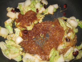 干锅白菜粉丝的做法步骤：2