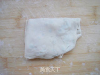 椒香葱油饼的做法步骤：2