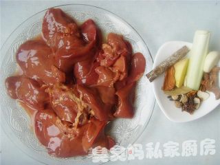 卤鸡肝的做法步骤：2