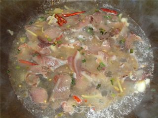粉丝白菜烧牛肉的做法步骤：2