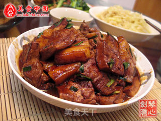 豆腐红烧肉的做法步骤：2