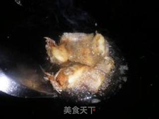 油煎黑昌鱼的做法步骤：2