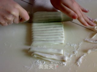 海鲜手工面的做法步骤：2