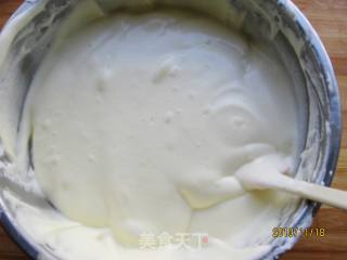 练手的蓝莓鲜奶蛋糕的做法步骤：2