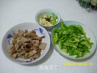 农家小炒肉的做法步骤：2