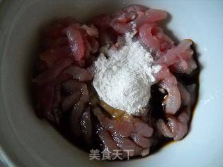 蒜苗杏鲍菇肉丝的做法步骤：2