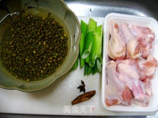 绿豆鸡汤的做法步骤：2
