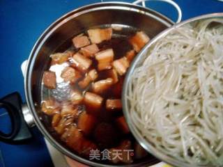 东北大锅菜“猪肉炖粉条”的做法步骤：2