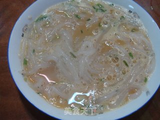 银鱼炒蛋的做法步骤：2