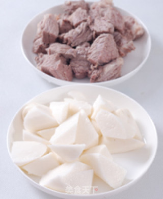 牛肉山药汤的做法步骤：2
