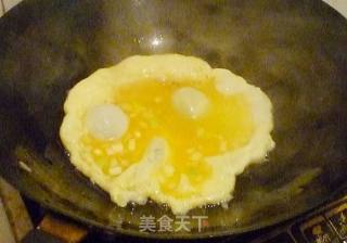蒜苗炒鸡蛋的做法步骤：2