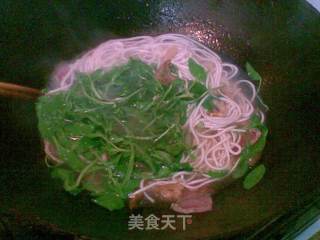 香肠小煮面的做法步骤：2