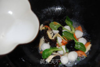 三鲜鱼丸的做法步骤：2