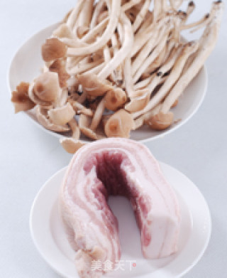 茶树菇烧肉的做法步骤：2