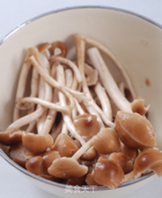 茶树菇烧肉的做法步骤：2