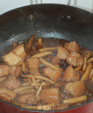 茶树菇烧肉的做法步骤：2
