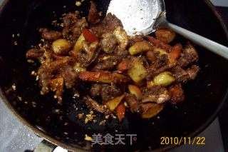 秋冬绿盾：干锅之香草蒜香乳鸽的做法步骤：9