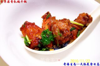 秋冬绿盾：干锅之香草蒜香乳鸽的做法步骤：9