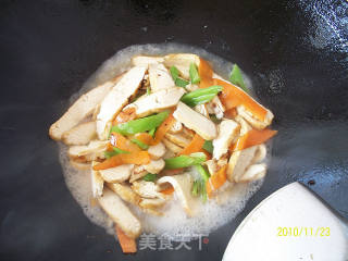家常炒豆干的做法步骤：2