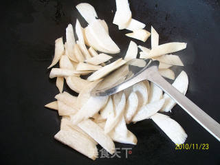 腊肠杏鲍菇的做法步骤：2