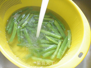 茄汁章鱼四季豆的做法步骤：2