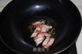 土豆炒腊肉的做法步骤：2
