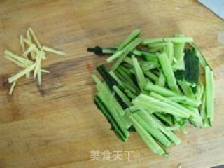 黄瓜鸡蛋汤的做法步骤：2