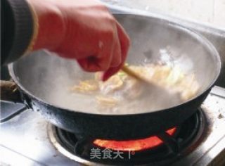 蒜苔炒腊肉的做法步骤：4