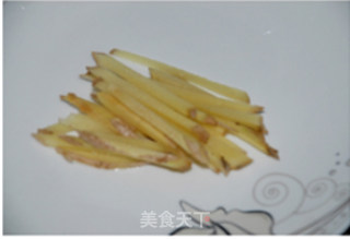 原汁原味姜丝煮鲅鱼的做法步骤：2