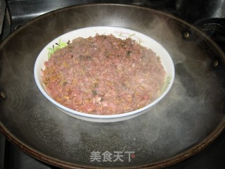 梅菜蒸肉饼的做法步骤：2