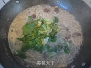 青菜牛肉面的做法步骤：2
