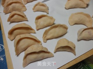 西红柿鸡蛋饺的做法步骤：2